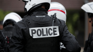 Fransa’da 17 yaşındaki gence şiddet uygulayan 2 polis açığa alındı