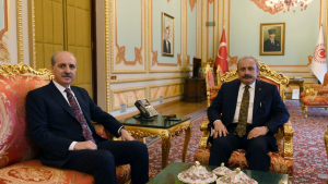 Kulislerde konuşulanlar: ‘AKP’de Numan Kurtulmuş ve Mustafa Şentop karşı karşıya geldi’