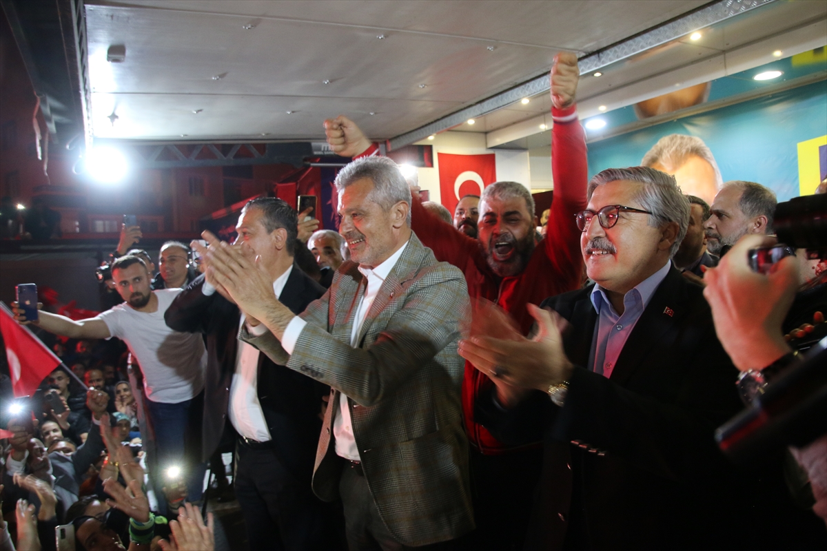 Hatay’da AK Parti adayı zafer konuşması yaptı