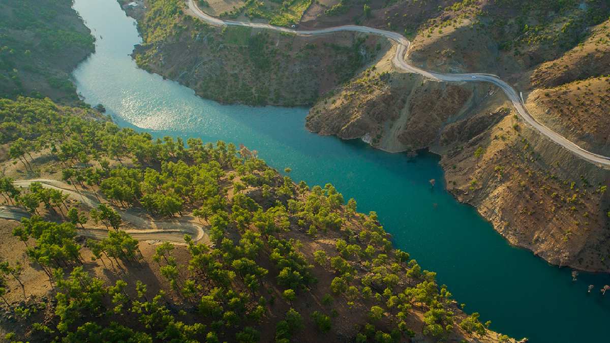 Ne Kanada ne de İzlanda burası Türkiye! Arabasına atlayan gazladı!  Türkiye’nin kalbinde bilinmeyen cennet