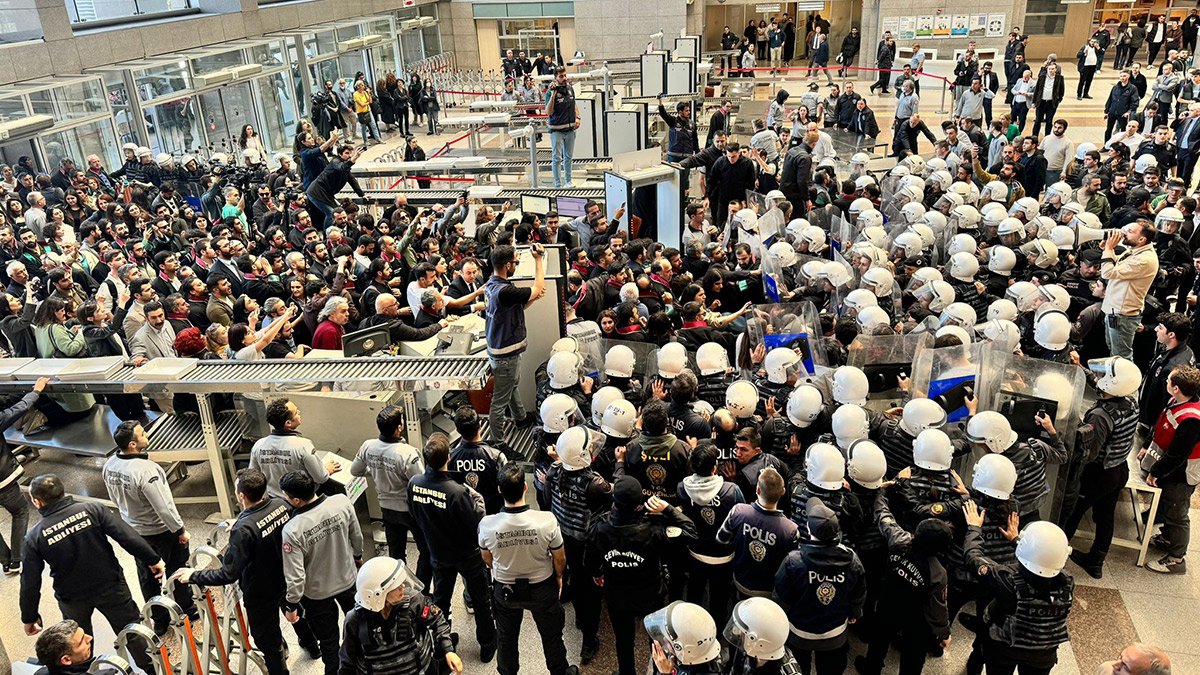 İstanbul Adliyesi’ndeki eylemde gözaltına alınan 14 kişi serbest