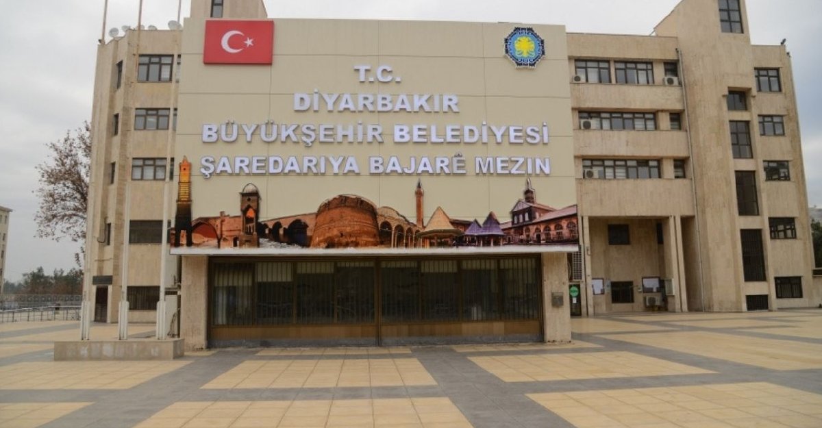 Kayyum, Diyarbakır’da mazbata saatine toplantı koydu