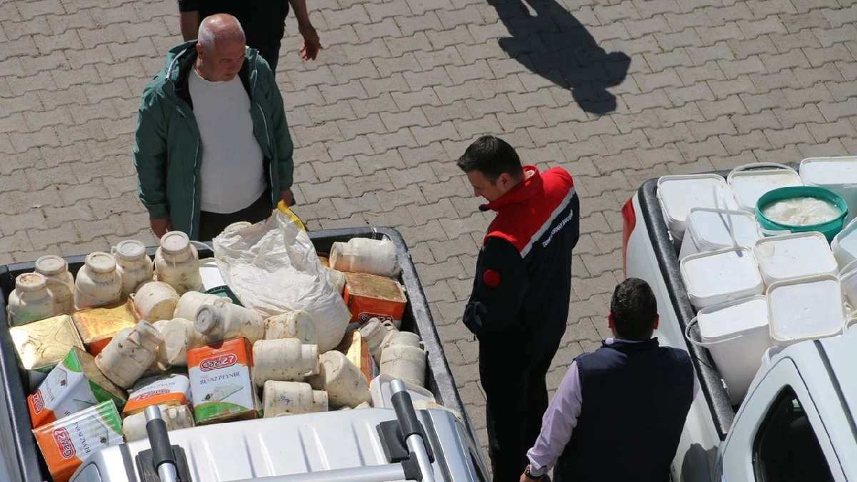 Vatandaşa yedireceklerdi… Tonlarcası ele geçirildi! Görenleri midesi bulandı, artık kimse almak istemeyecek