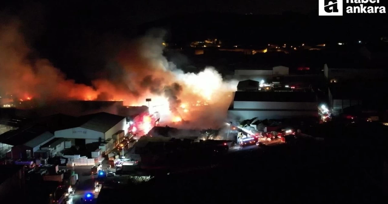 Hurdacılar Sitesi’ndeki yangın 10. saatinde havadan görüntülendi!