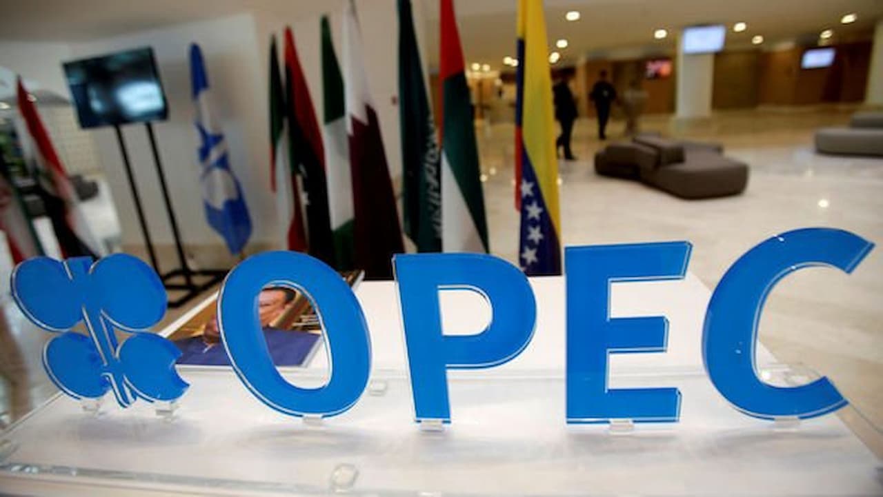 OPEC Toplantısı Öncesi Petrol Fiyatlarında Gözle Görülür Yükseliş: Yatırımcılar ve Piyasa Beklentileri