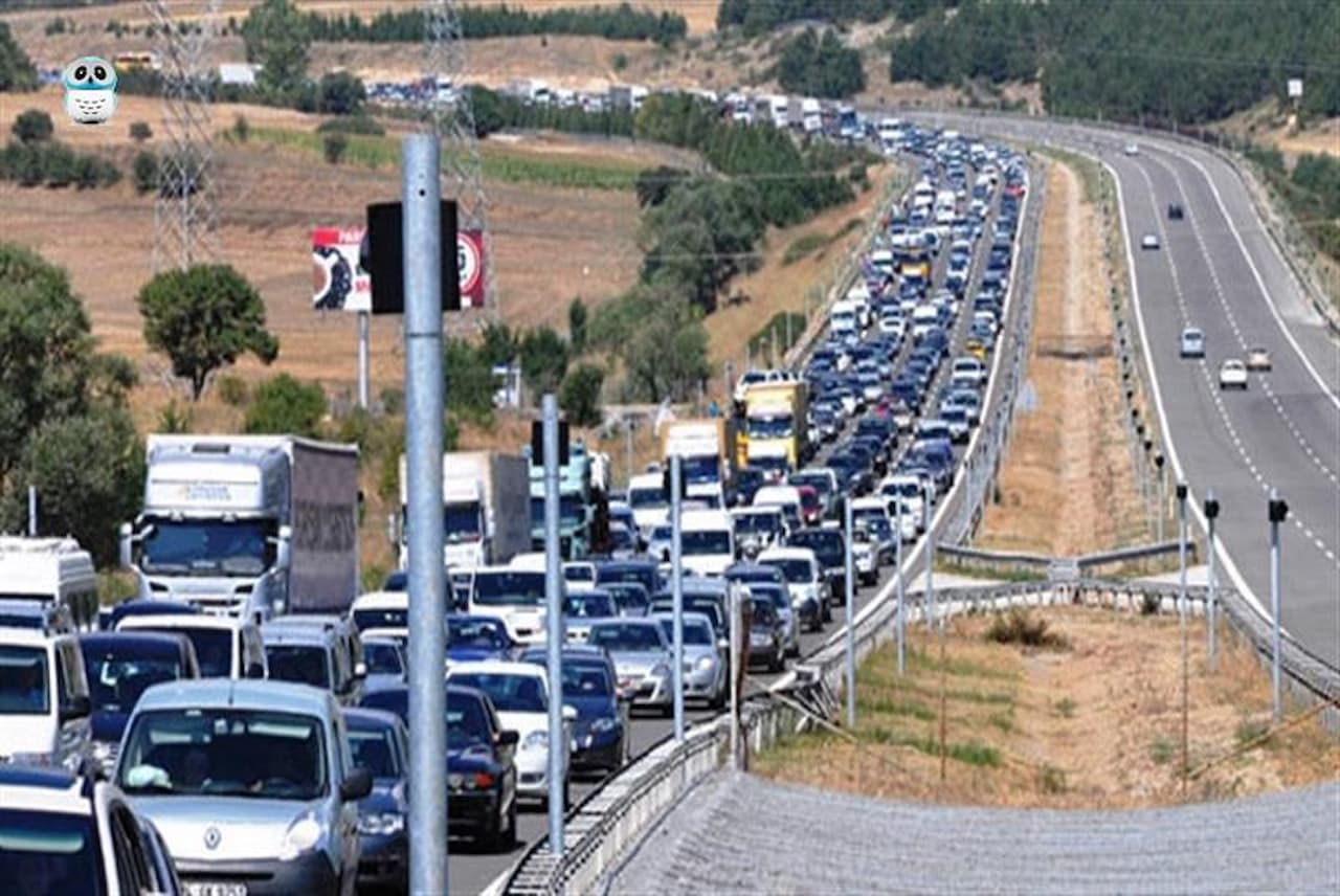 Bayram Yoğunluğu Anadolu Otoyolu’nu Sardı: Düzce ve Bolu Kesiminde Trafik Kazanı Kaynıyor