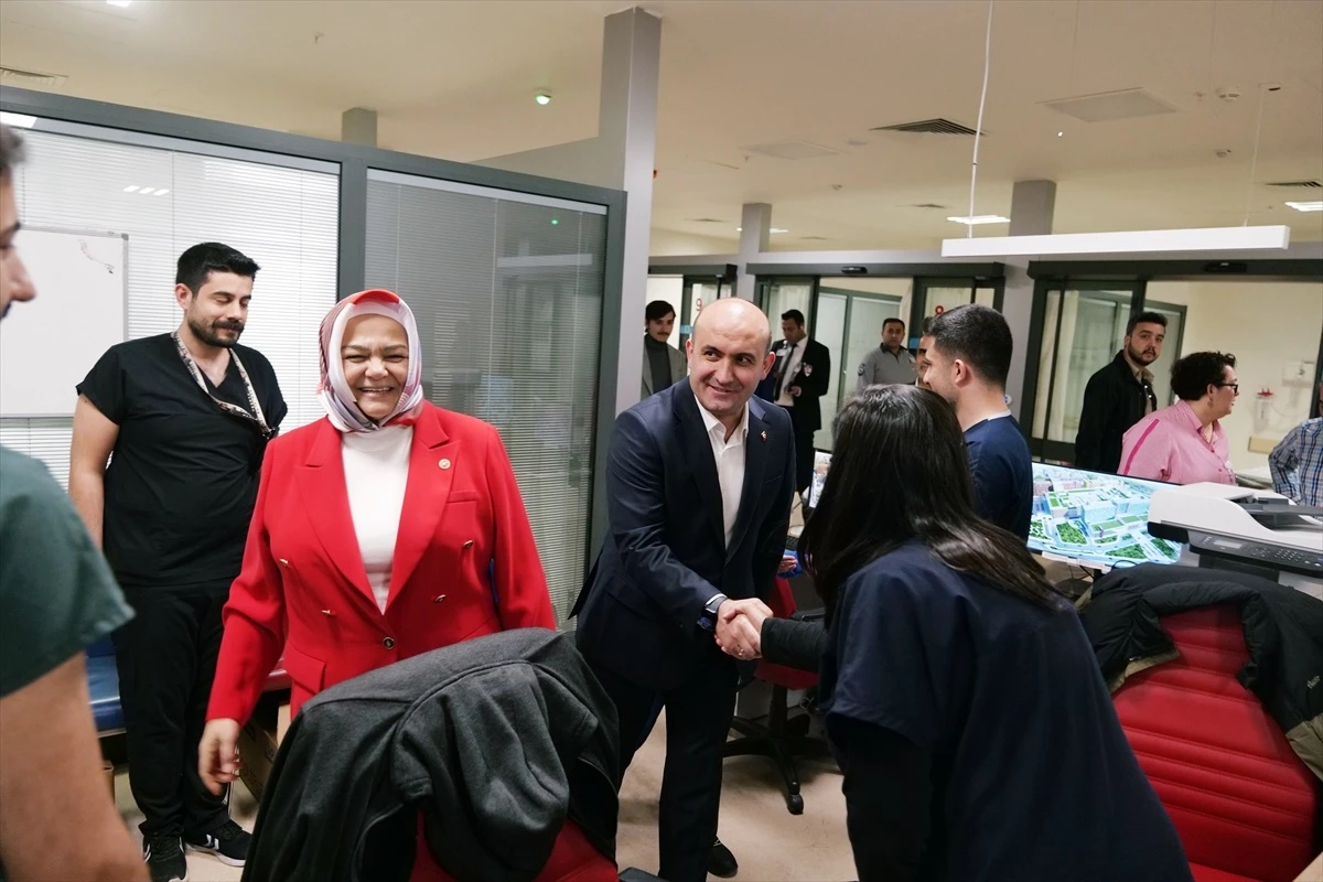 AK Parti Eskişehir Milletvekili Ayşen Gürcan ve İl Başkanı Gürhan Albayrak, Bayramda Görev Başındaki Güvenlik Güçlerini ve Sağlık Çalışanlarını Ziyaret Etti