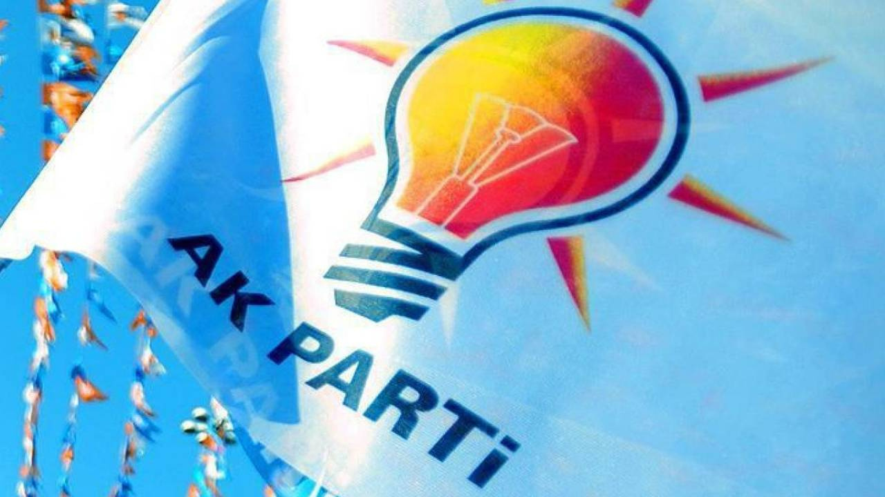 AKP’li iki belediye meclis üyesi istifa etti