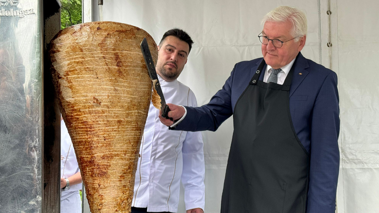 Almanya Cumhurbaşkanı Steinmeier Türkiye’de: İstanbul ziyaretinde döner kesti