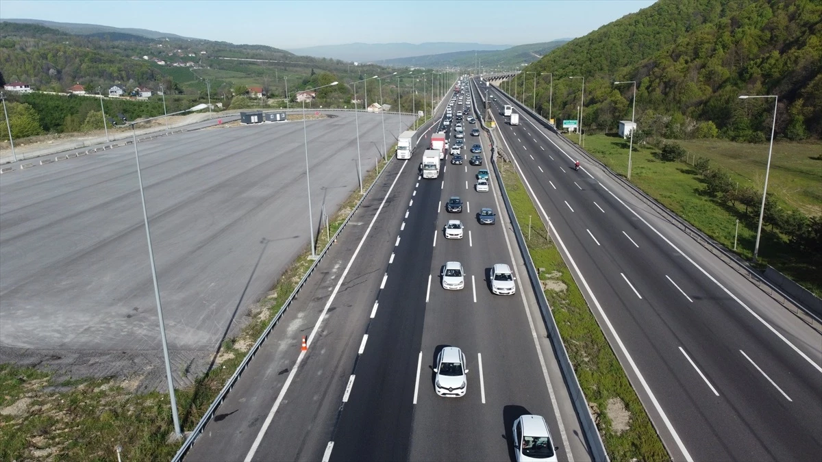 Ramazan Bayramı Tatili Yol Trafiğini Yoğunlaştırdı