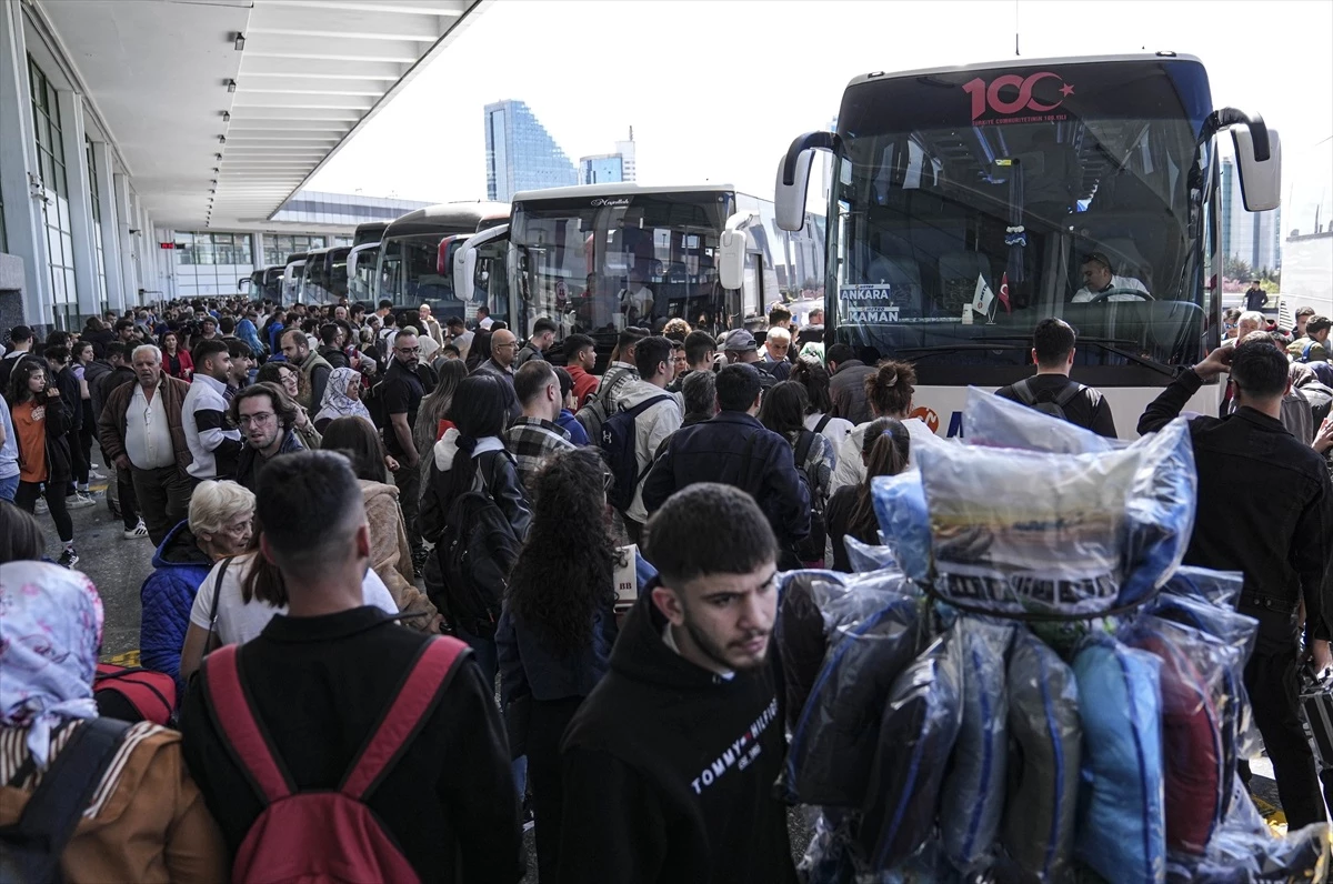 Ankara AŞTİ’de Bayram Yoğunluğu