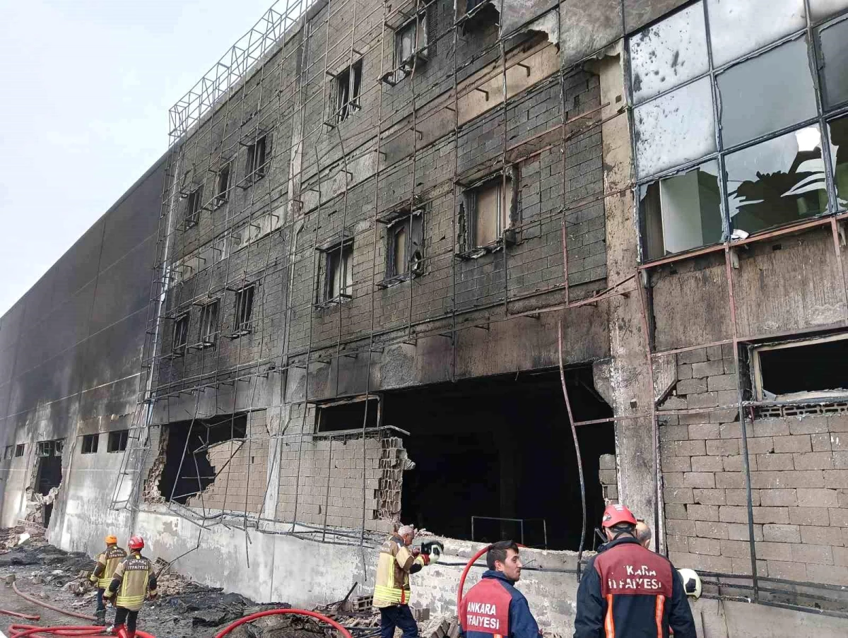 Ankara’da Medikal Fabrikasında Yangın Çıktı