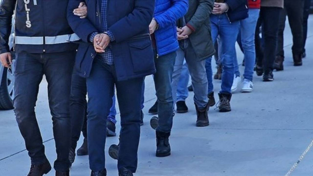 Bakan Yerlikaya duyurdu: Sibergöz-33 ve Sibergöz-34 Operasyonları’nda 63 şüpheli yakalandı