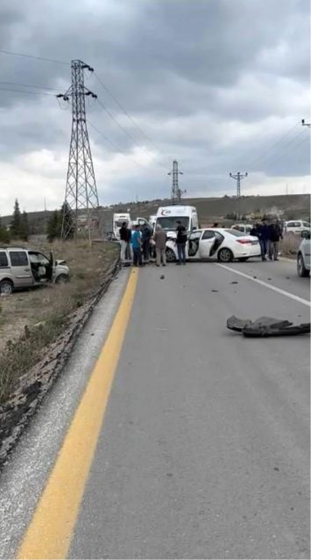 Ankara’da 2 aracın çarpışması sonucu 5 kişi yaralandı