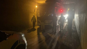 Bolu’da alt geçide sıkışan yolcu otobüsü kurtarıldı