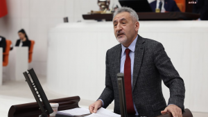CHP’li Adıgüzel’den AKP’ye sağlık sistemi eleştirisi: “Hükümet, biriken sorunları sağlık çalışanlarına yüklemektedir”