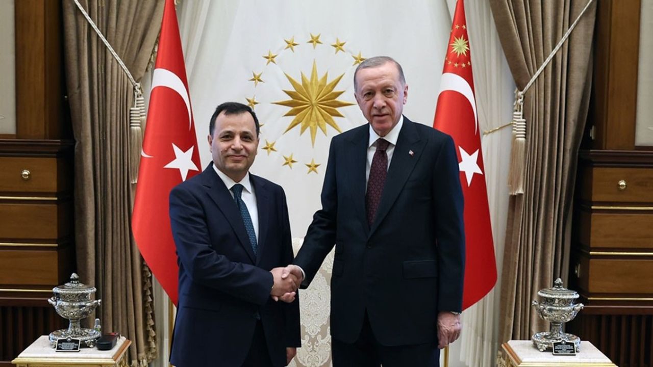 Cumhurbaşkanı Erdoğan, AYM Başkanı Zühtü Arslan’ı kabul etti