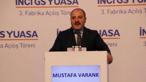 Deniz Zeyrek’ten Mustafa Varank ile ilgili çarpıcı iddia: Memur maaşıyla 100 milyonluk havuzlu villayı nasıl alabilir?