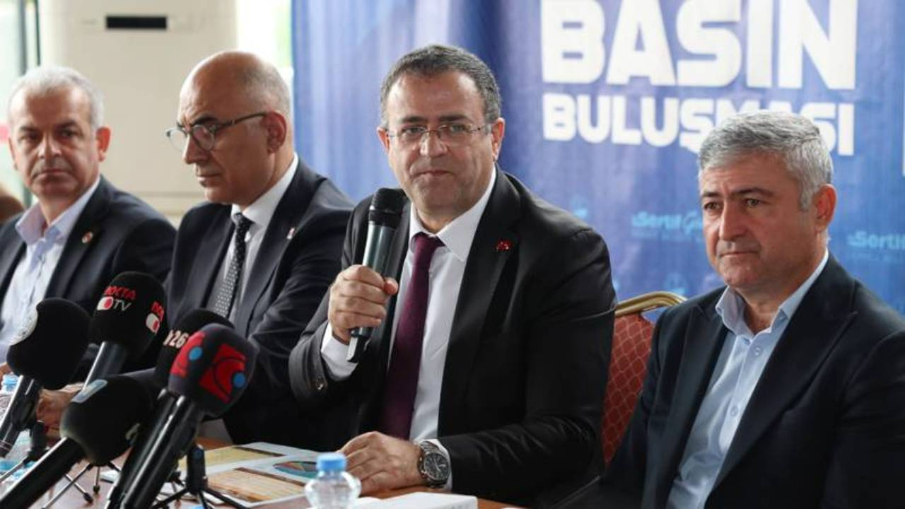 Derince Belediye Başkanı Gökçe: 3 yıldır hiç belediyeye gelmeyen müdür var