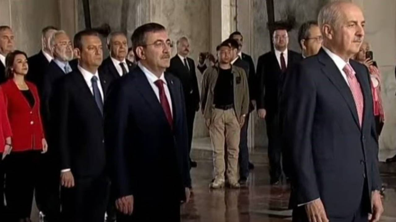 Devlet erkanı Anıtkabir’de: 23 Nisan törenine katılan tek genel başkan Özgür Özel oldu