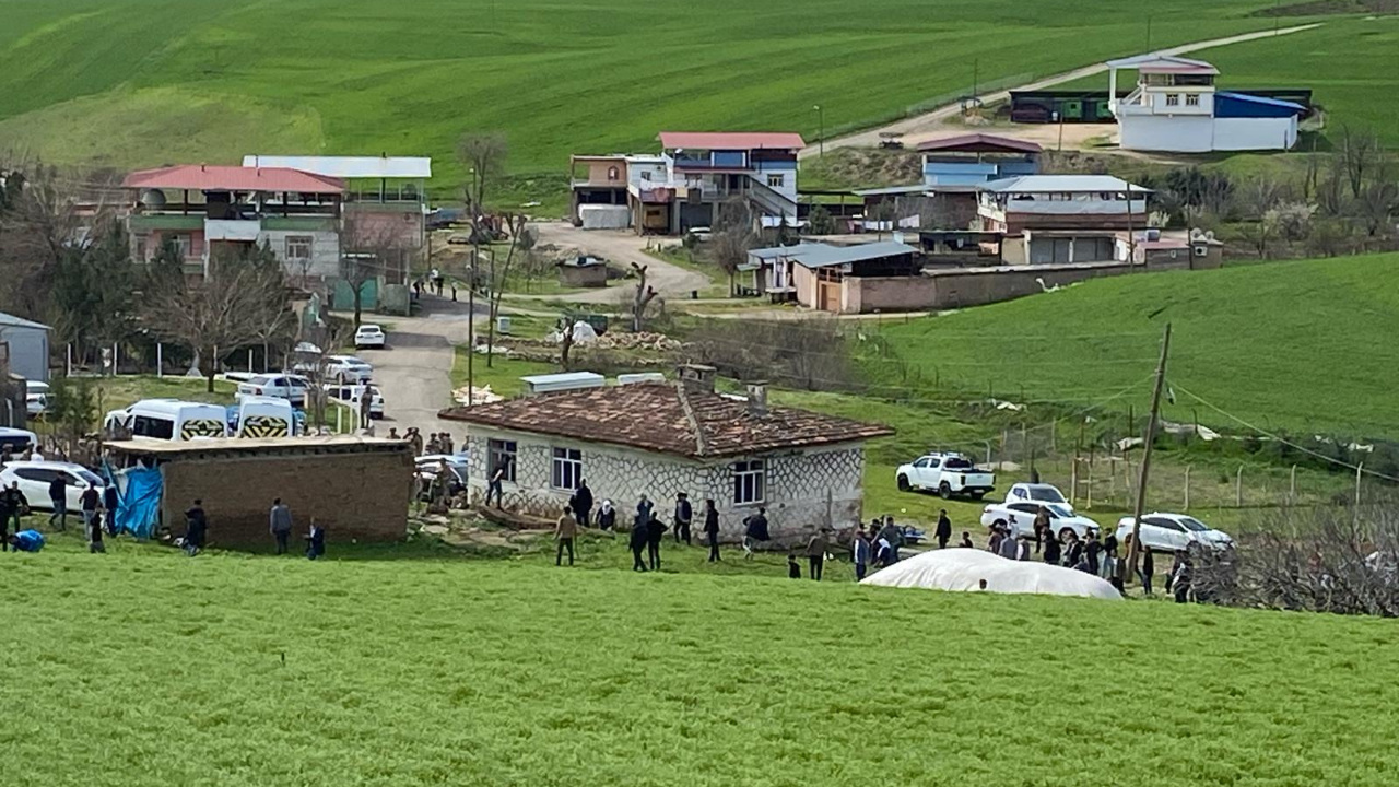 Diyarbakır’da muhtarlık seçiminde kan aktı: Silahlı kavgada 1 kişi öldü, 11 kişi yaralandı