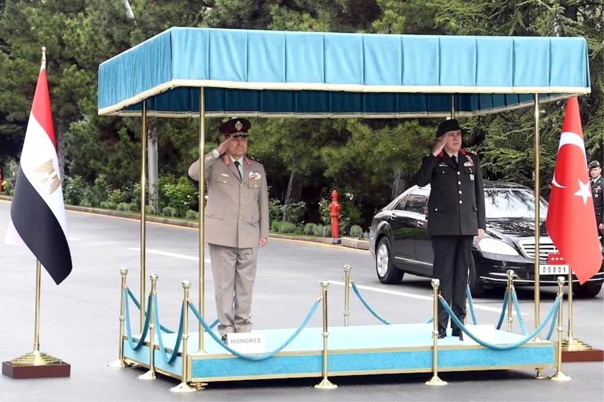 Genelkurmay Başkanı Metin Gürak, Mısırlı mevkidaşı Osama Askar ile bir araya geldi