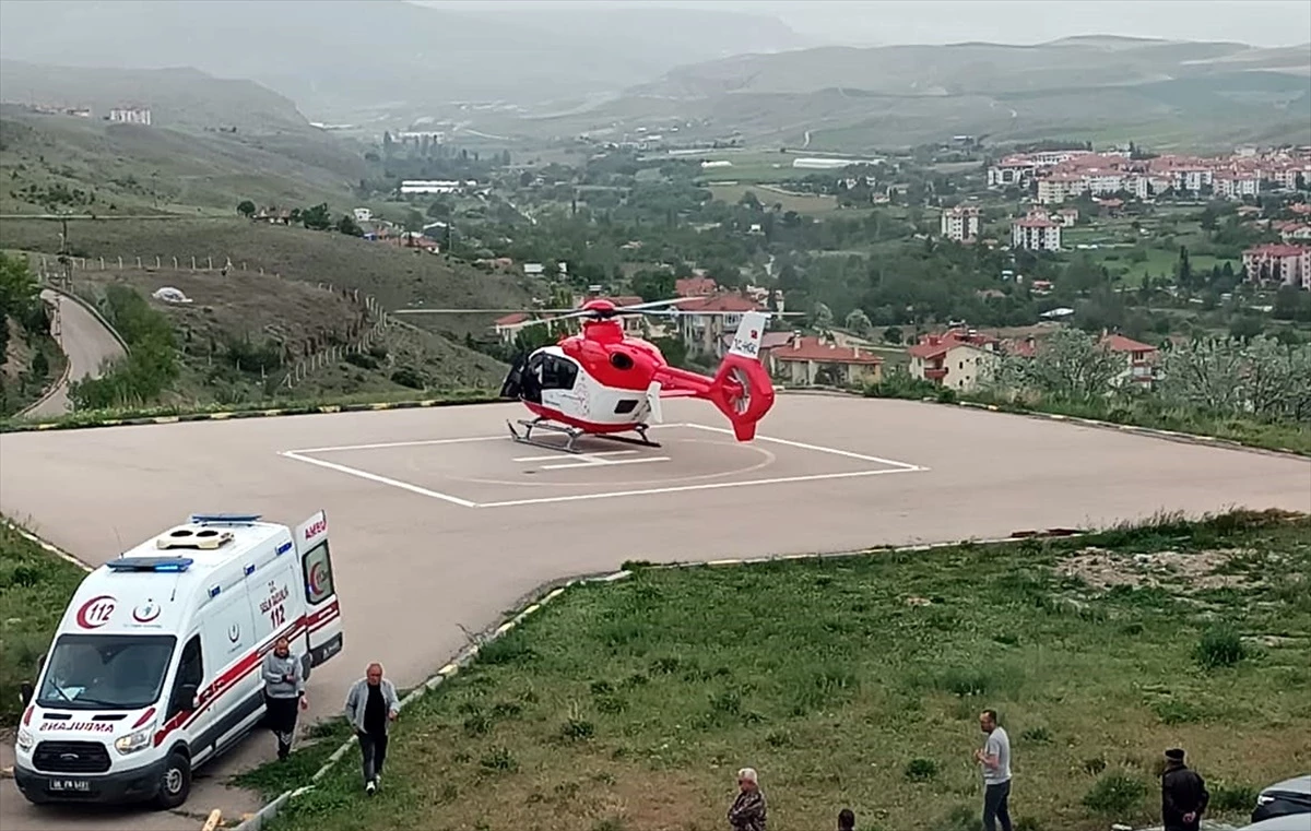 Ankara’da Kalp Krizi Geçiren Hasta Hava Ambulansıyla Hastaneye Ulaştırıldı