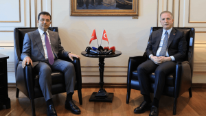 İstanbul Valisi Davut Gül’den İBB Başkanı Ekrem İmamoğlu’na ziyaret