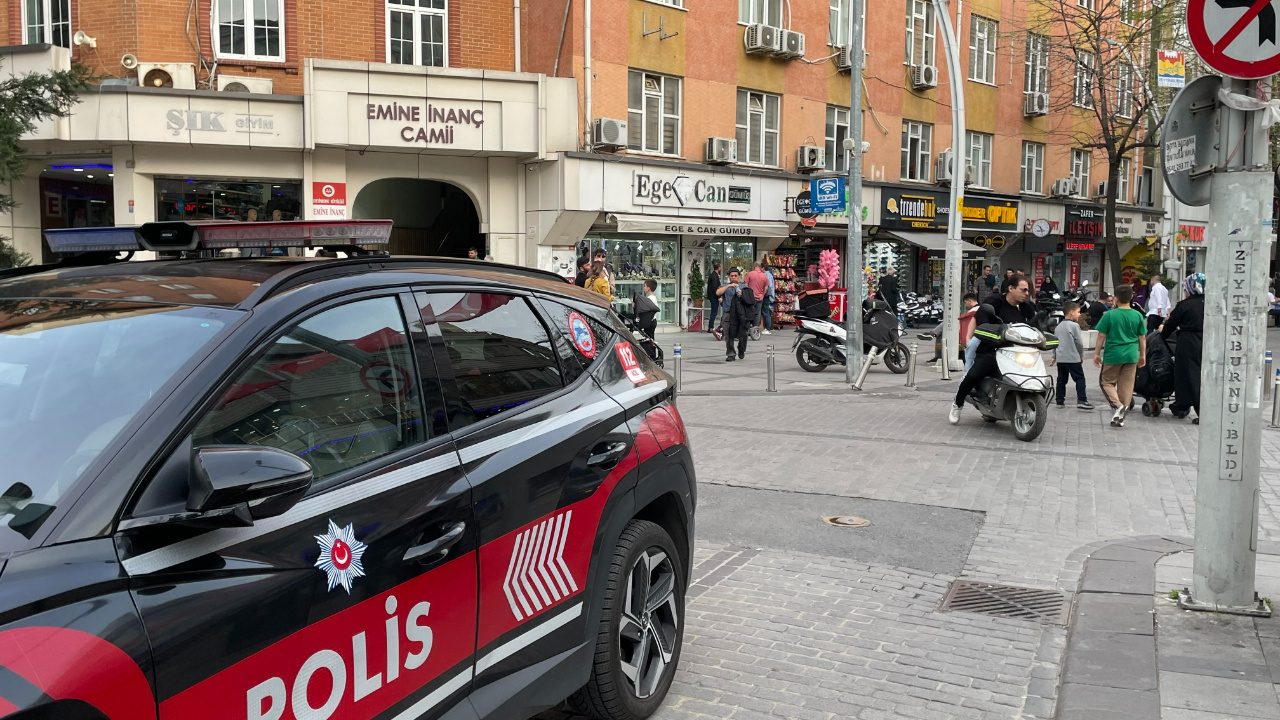 İstanbul’un göbeğinde kavga! Esnafı ayırmaya çalışan kuruyemişçi vuruldu