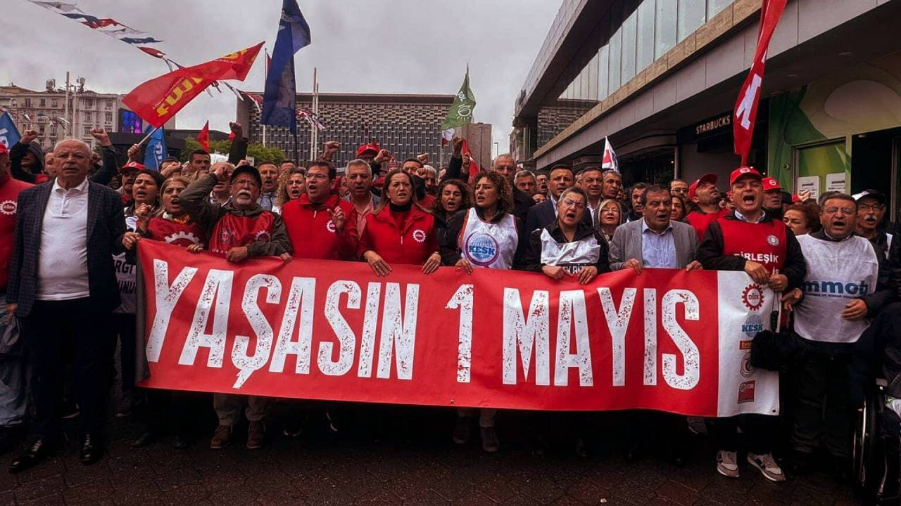 Kanlı 1 Mayıs’ta katledilenler Taksim’de anıldı: Bir elimizde karanfil bir elimizde AYM kararı ile Taksim’e geleceğiz