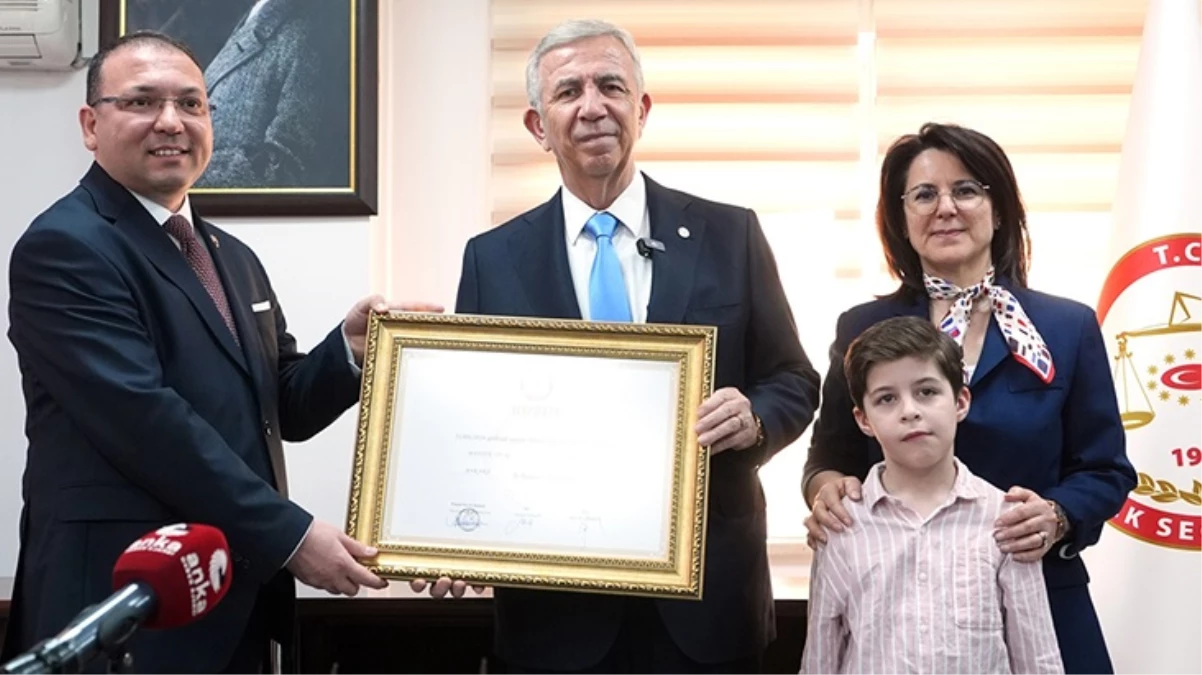 Mansur Yavaş mazbatasını aldı: Bize engel olan başkanları halk cezalandırdı