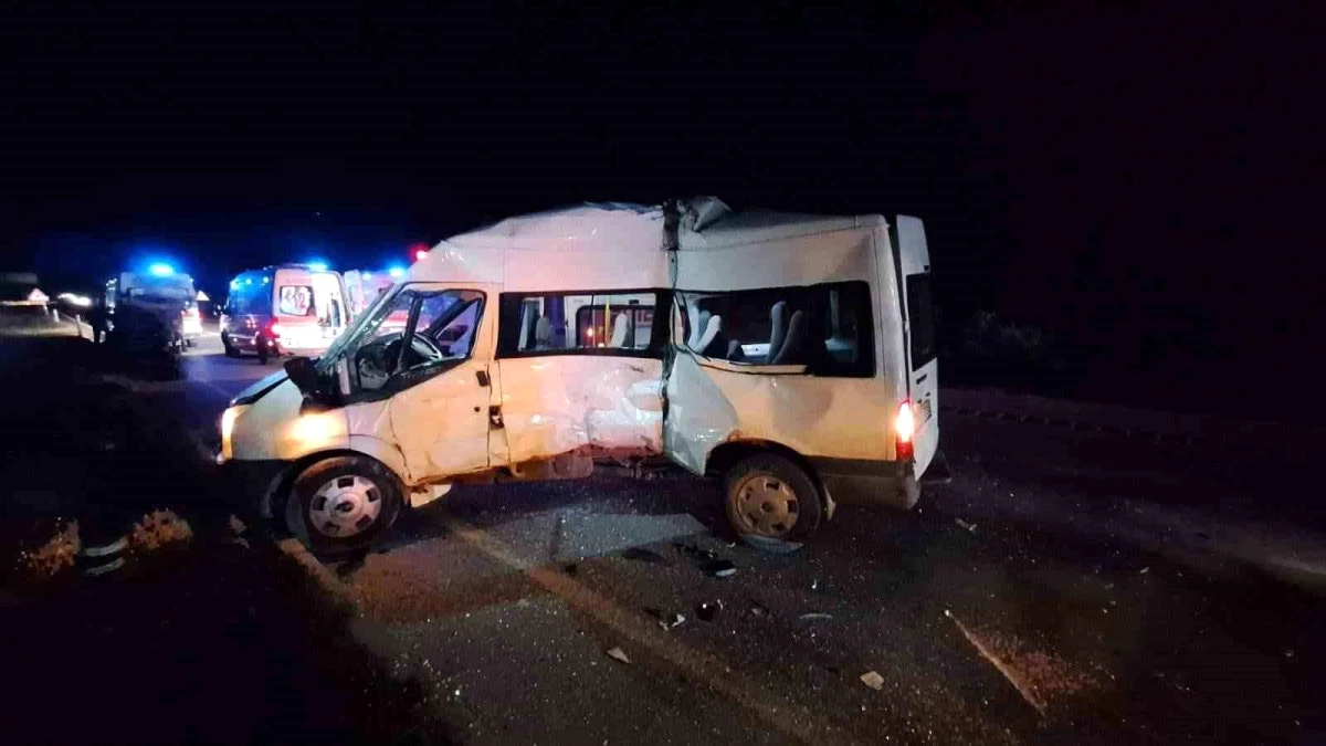 Samsun’da Yolcu Otobüsü ile Minibüs Çarpışması Sonucu 1 Kişi Hayatını Kaybetti