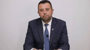Seçim kazanan Yeniden Refah’lı belediye başkanı, partisinden istifa etti