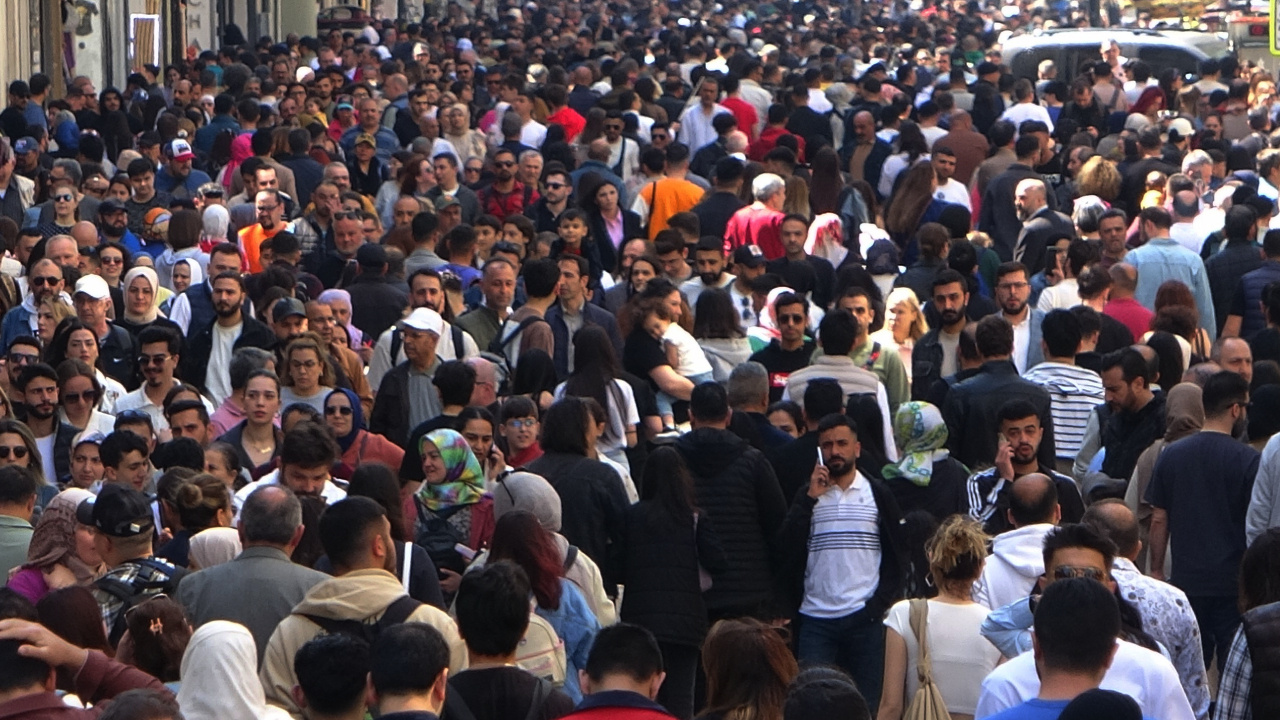 Sel olup aktılar, akın akın geldiler: İstanbul felç oldu!