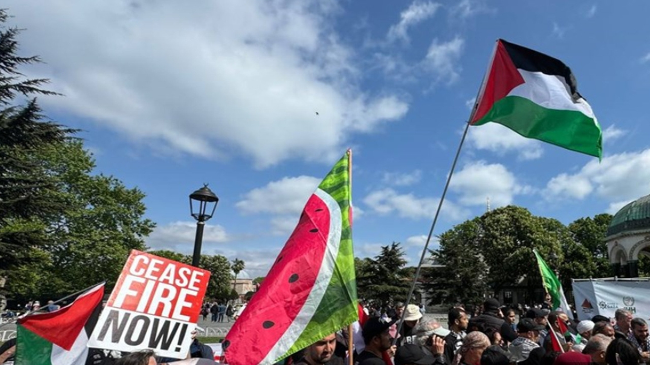 İstanbul’da Gine-Bissau’nun Özgürlük Filosu’ndan bayrağını çekmesi protesto edildi