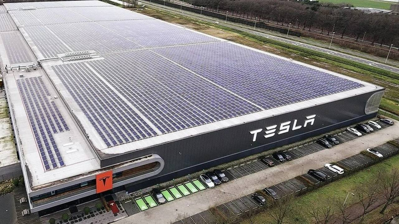 Tesla, 400 kişiyi işten çıkaracak