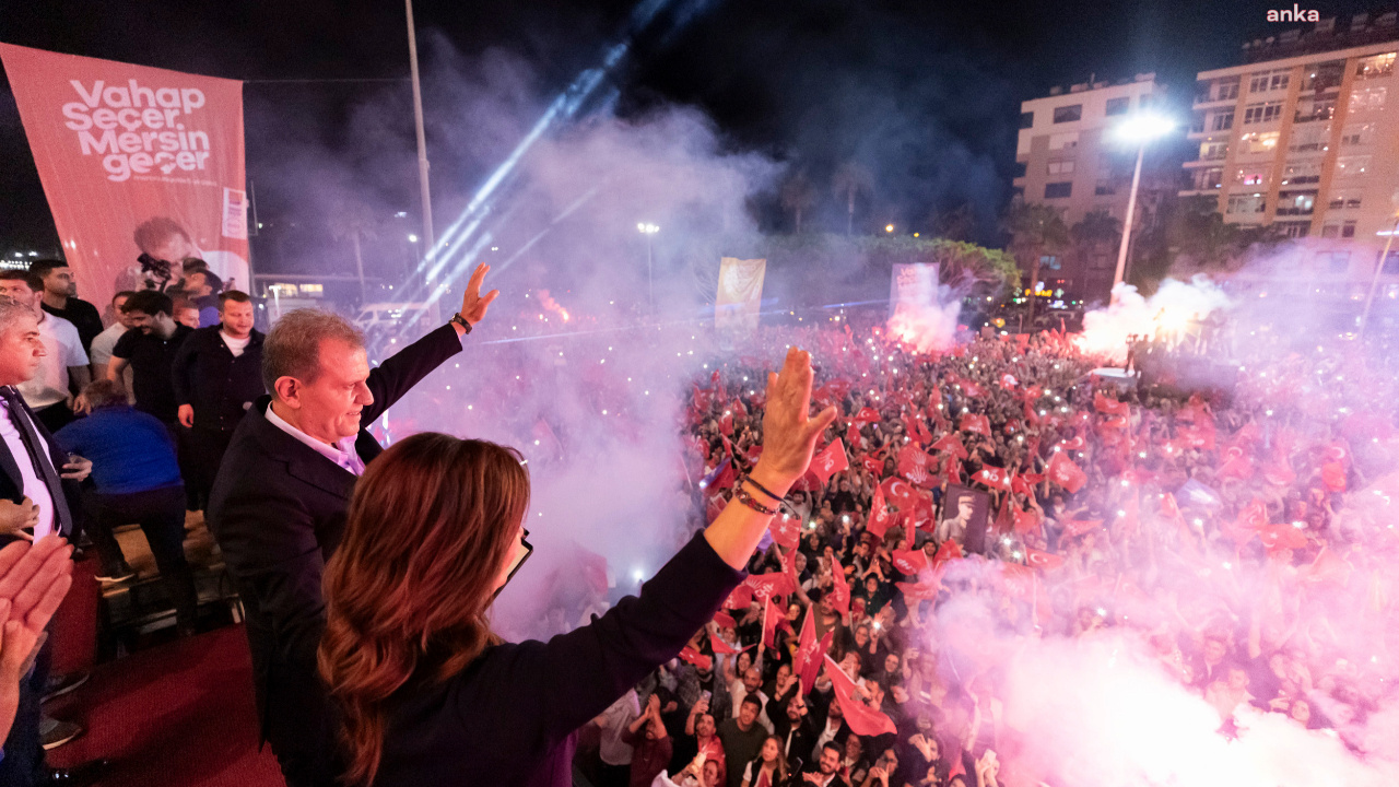 Vahap Seçer zafer konuşması yaptı: Mersin, Atatürk’ün kenti olduğunu tescil etti