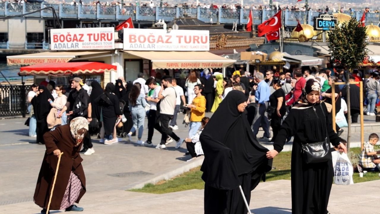 Valilikten İstanbul’da sıcak hava uyarısı! dıcaklıklar 26 dereceyi bulabilir