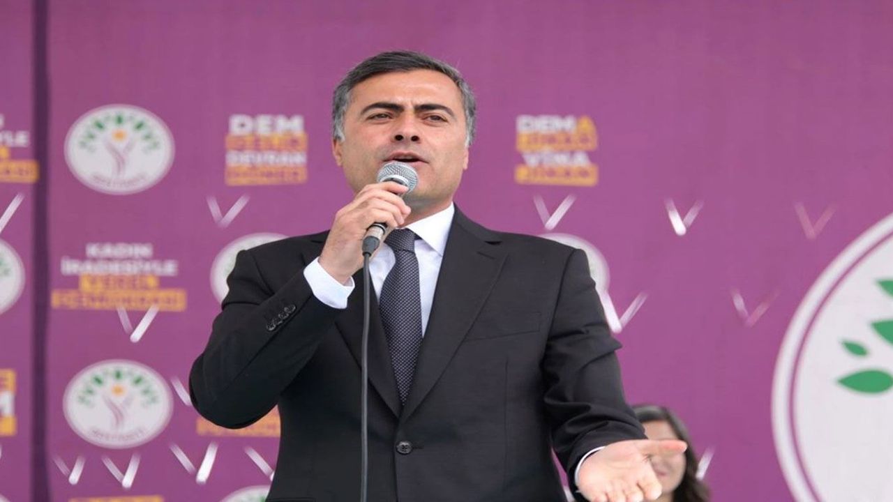 Van’da seçilen Abdullah Zeydan’ın hakları geri alındı