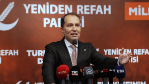 Yeniden Refah lideri Erbakan: Belediye başkanlarımıza AKP’ye geçmeleri yönünde baskı yapılıyor