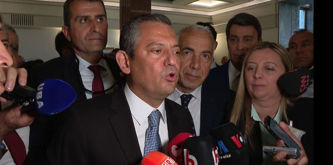 Özgür Özel:  CHP’li belediyelerde akraba  ataması yok