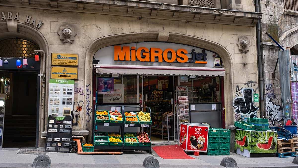 Migros’tan dev indirim! Ürün listesi kabardıkça kabarıyor, fiyatlar düşüyor! 5 litre ayçiçek yağı, 5 kilo un…