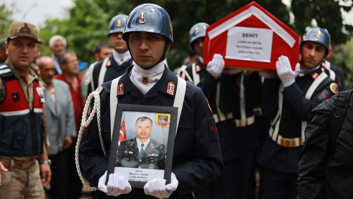 Şehit Astsubay Mustafa Yaşar son yolculuğuna uğurlandı