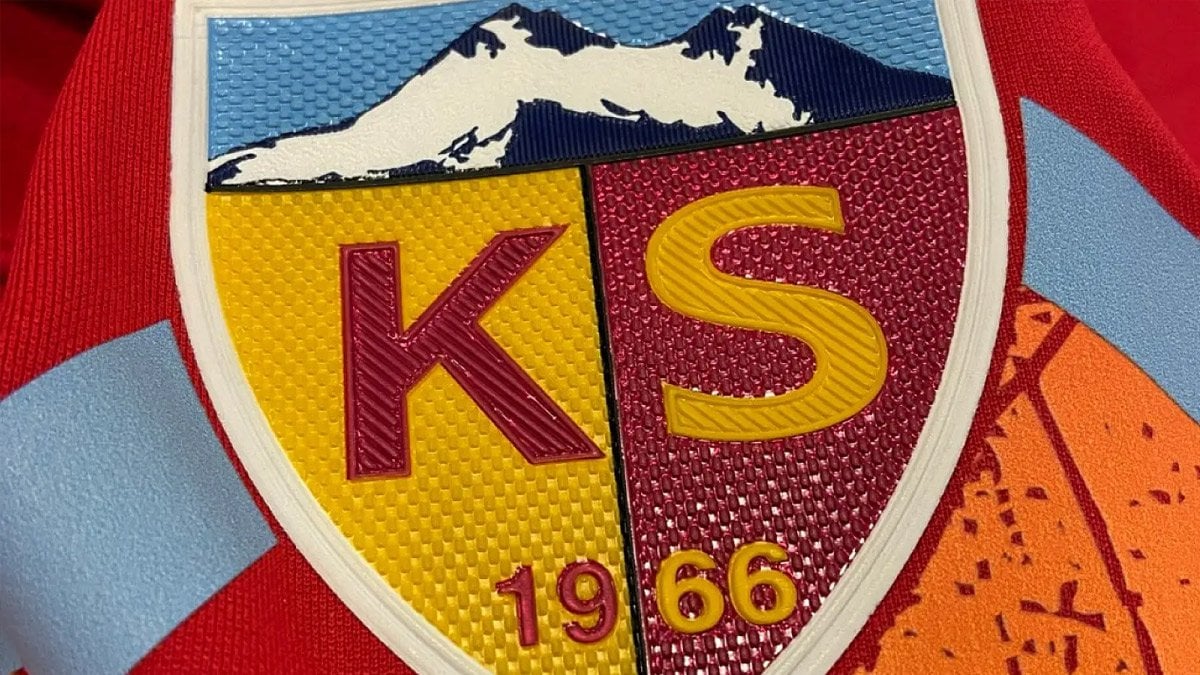 Kayserispor’un uçağına yıldırım düştü