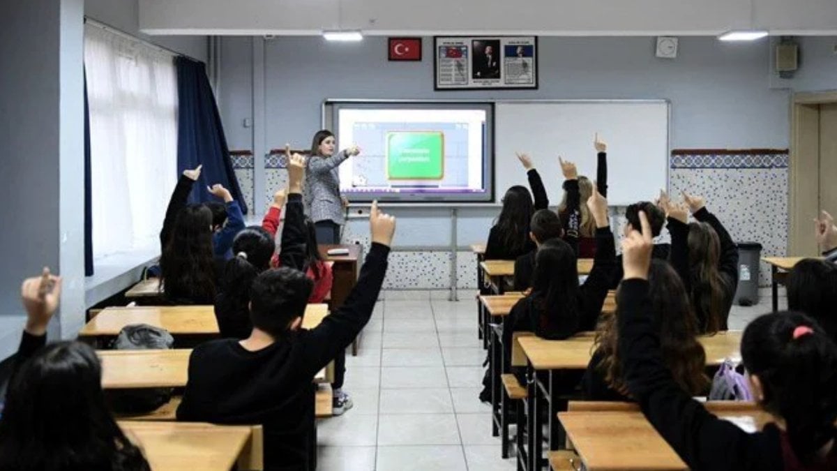 Sözleşmeli öğretmen ataması için başvurular başlıyor