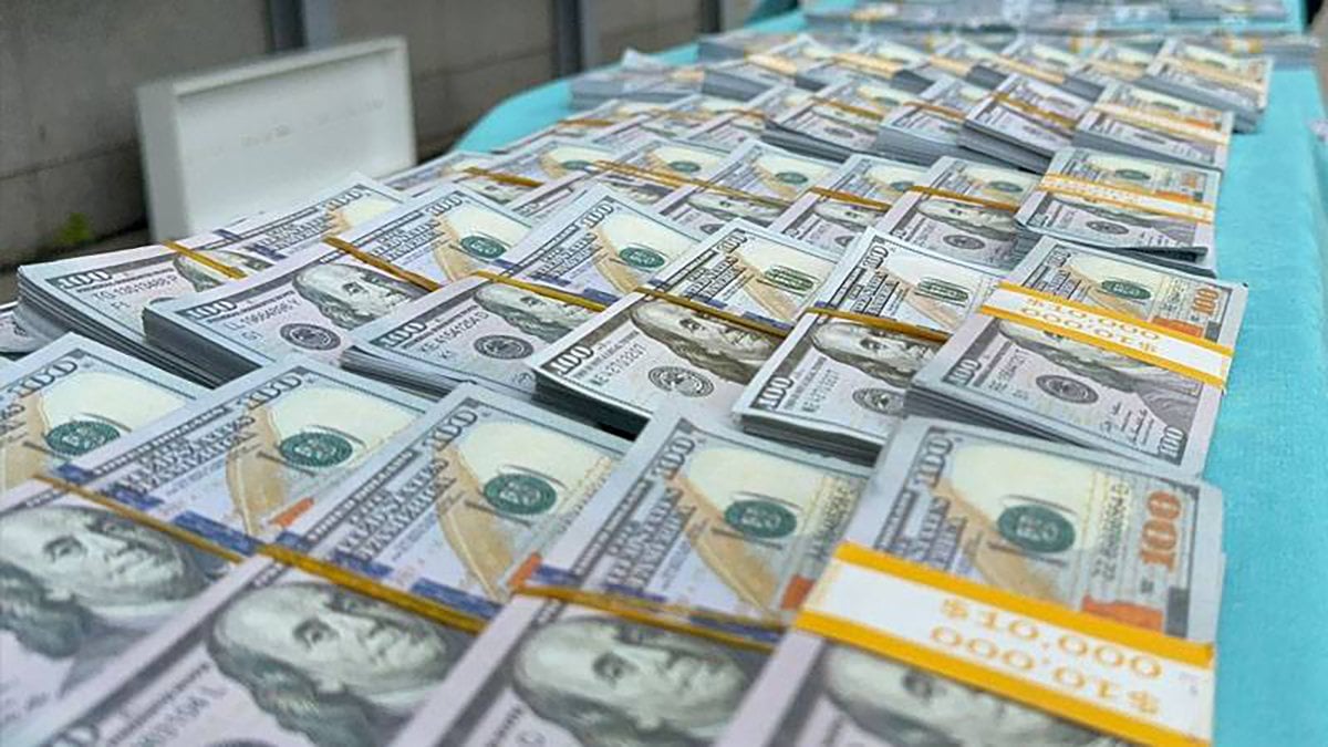 Piyasaya süreceklerdi! Sahte 1,5 milyon dolar ele geçirildi