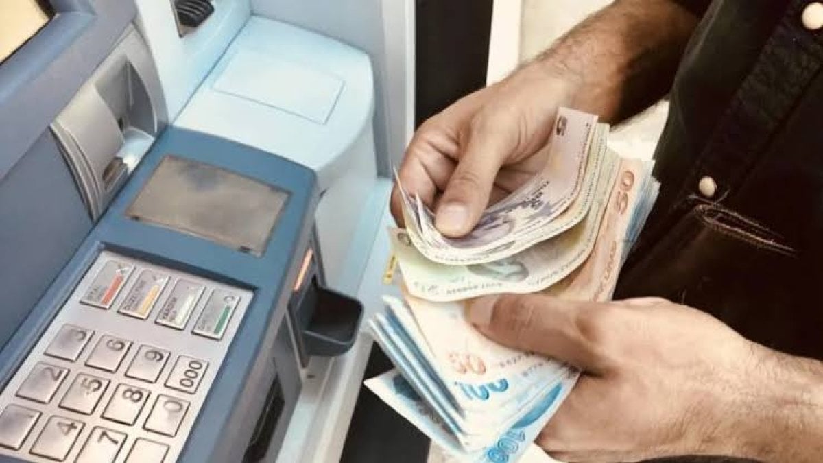 Bankalardan emekli ve memur maaşlarına ayar! Para çekme limiti değişti