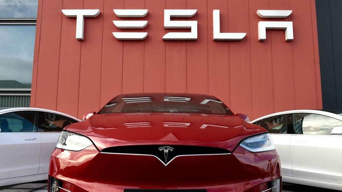 Tesla 125 bin 227 aracını geri çağırıyor