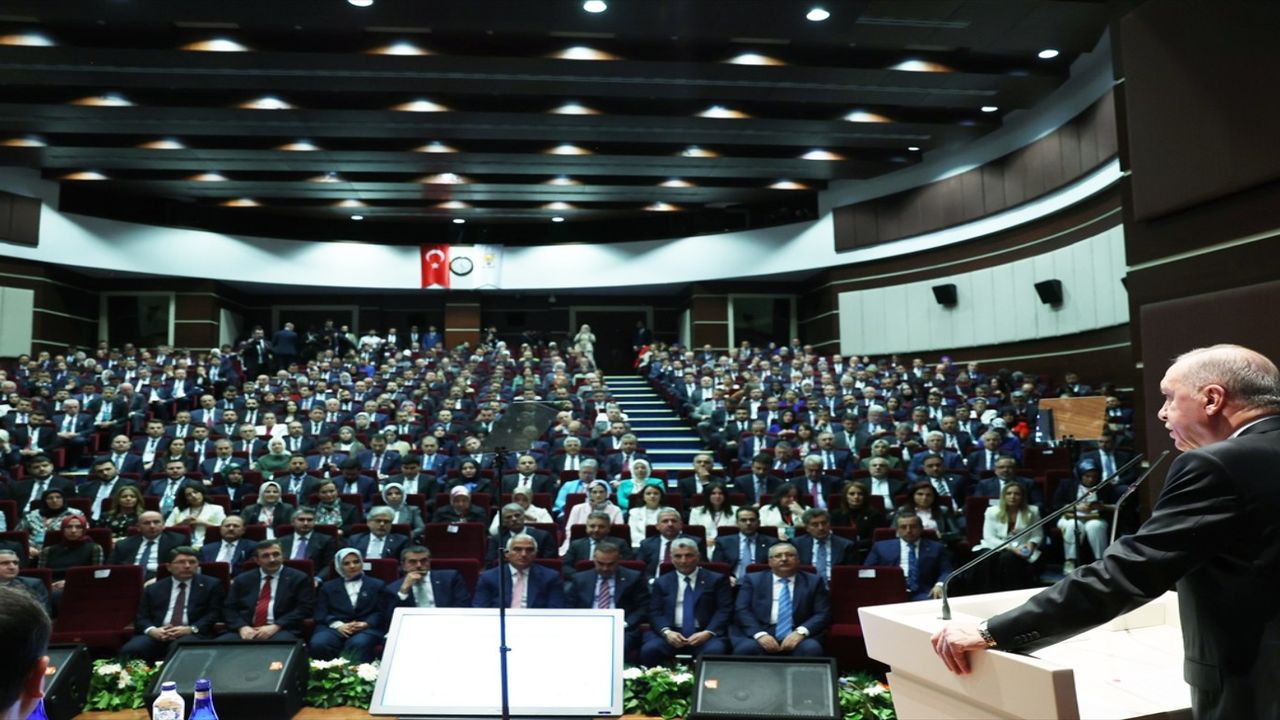 AK Parti Genel Başkanı ve Cumhurbaşkanı Erdoğan: “Kimse çıkarları için partimizi heba edemez”