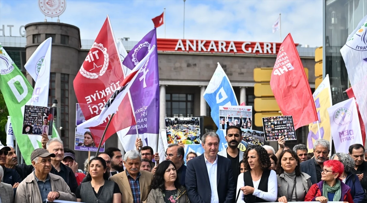 Ankara Garı Saldırısı Kurbanları İçin Anma Programı Düzenlendi